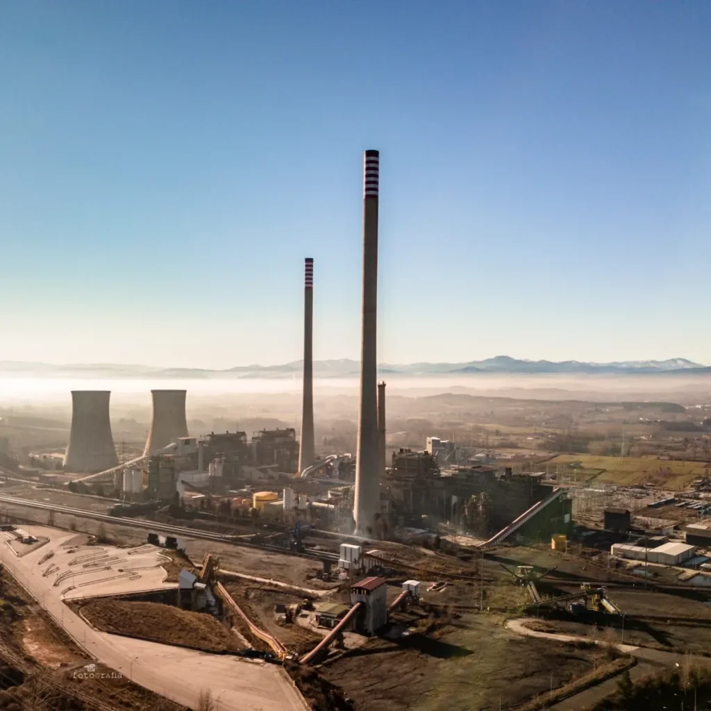 Vista aérea de la Central Térmica de Compostilla durante el desmantelamiento de los grupos 3, 4 y 5