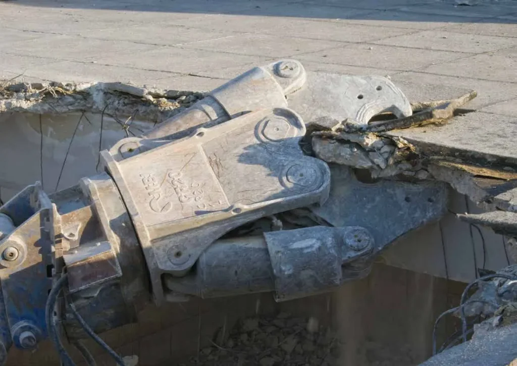 Cizalla de trituración de hormigón montada en retroexcavadora de demolición